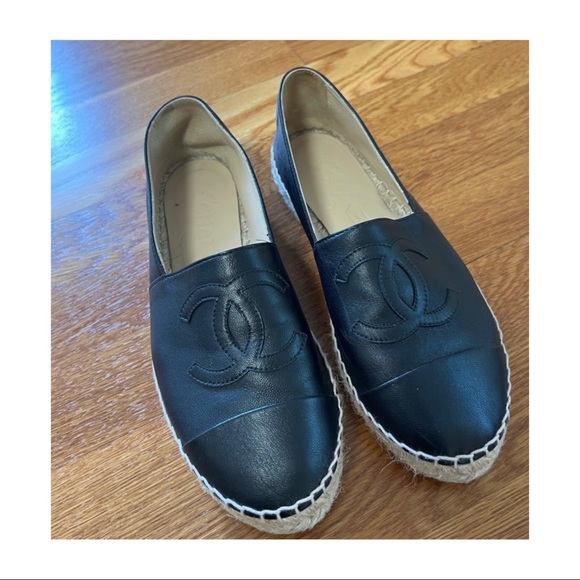 CHANEL ESPADRILLES
Lambskin
Black - Picture 1 of 4